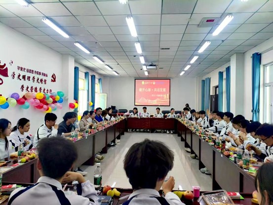 师生午餐会，暖心又有"料"！——亚心校区的温馨时光